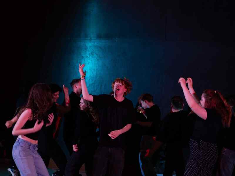 Theaterkamp Spot op west