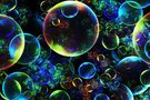 Ana Belle blaast bubbels