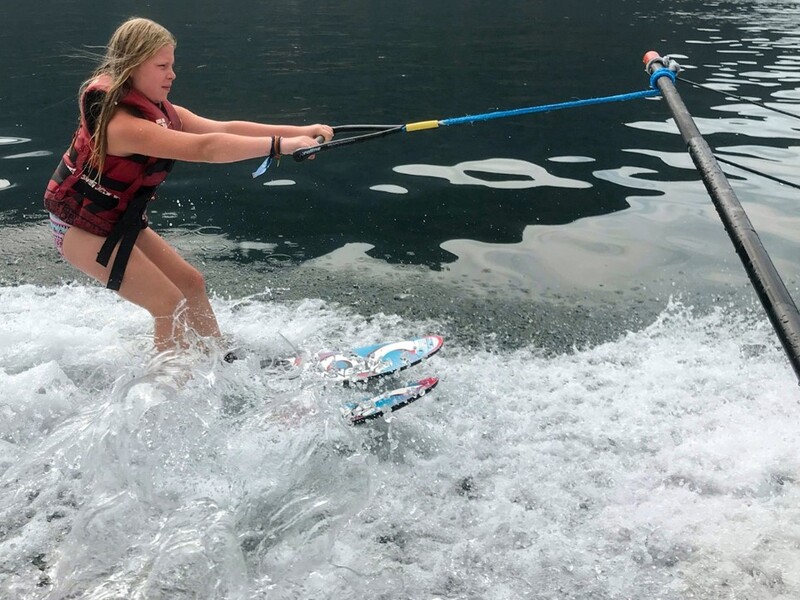 Multibeachkamp met waterski en wakeboard