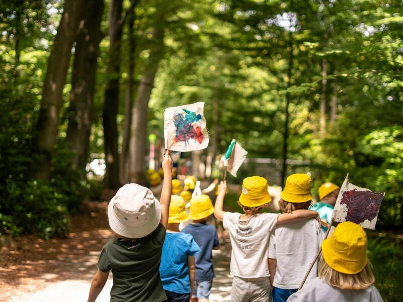 Masker parade met Ensor kamp
