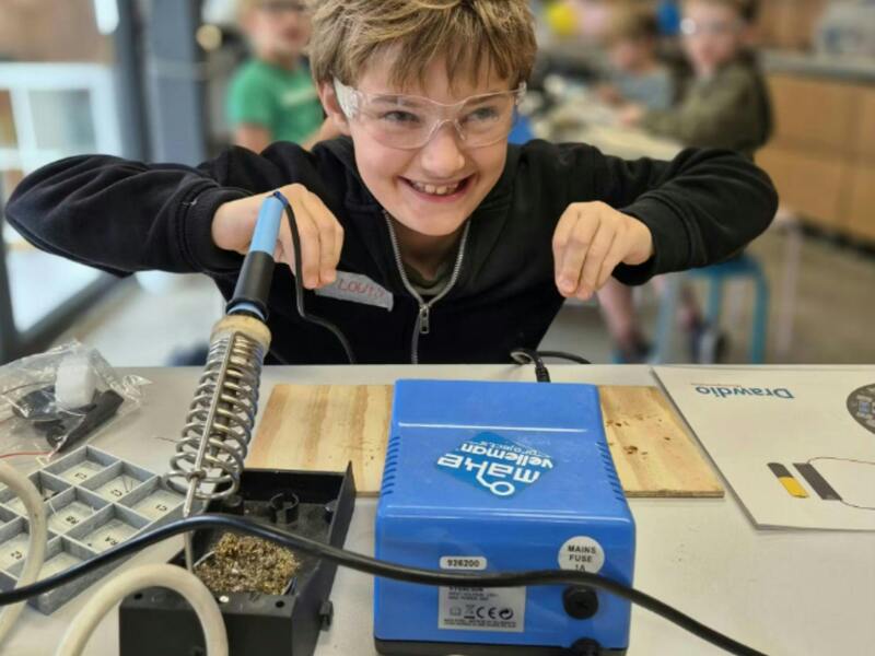 Robotica voor makers: Tijdreizen, 1 tot 3 juli 2026, 10-14j, Drongen