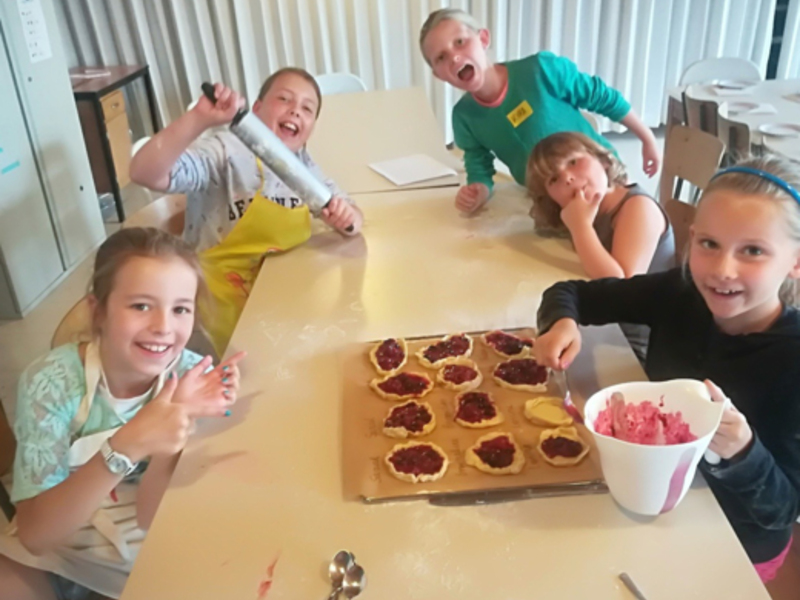 Tea, scones en cookies