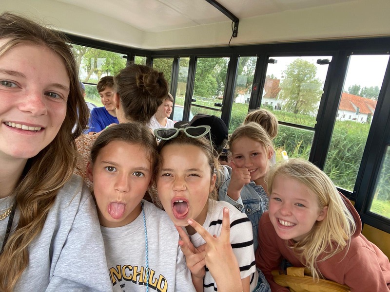 Taalweek: Le Teens Club